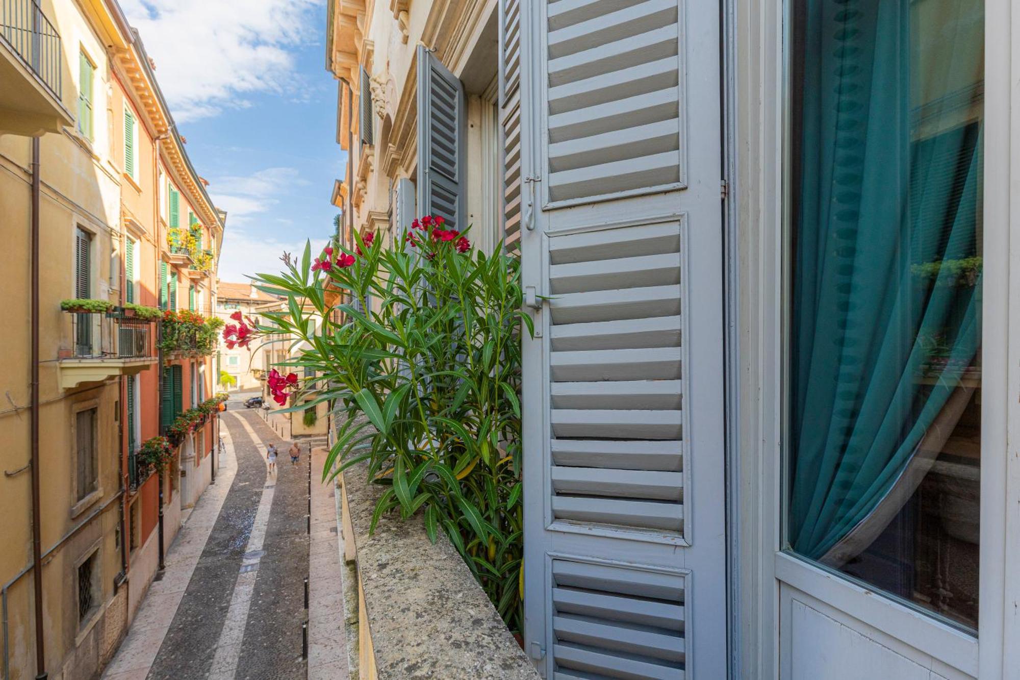 Corte Realdi - Palazzo Camozzini Verona Exteriér fotografie